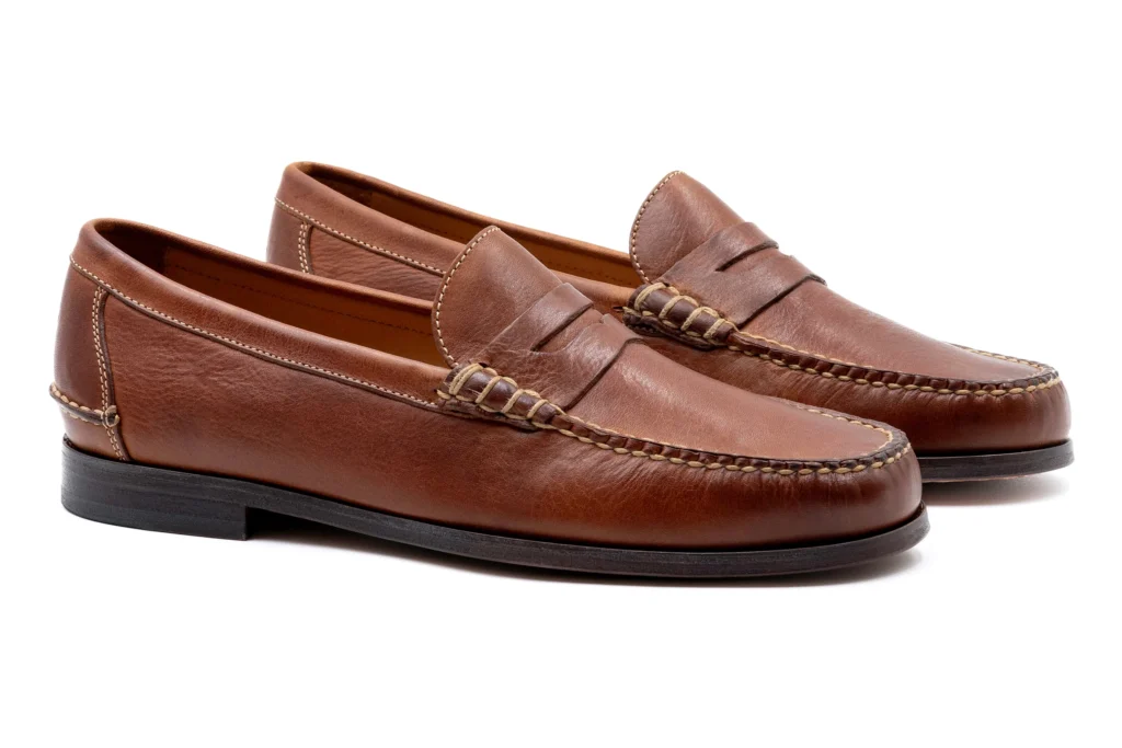 Macam-Macam Loafers Santai Tapi Tetap Stylish, Bro! 2 penny loafers