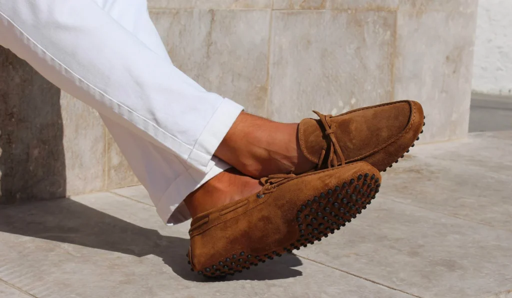 Macam-Macam Loafers Santai Tapi Tetap Stylish, Bro! 7 driving loafers