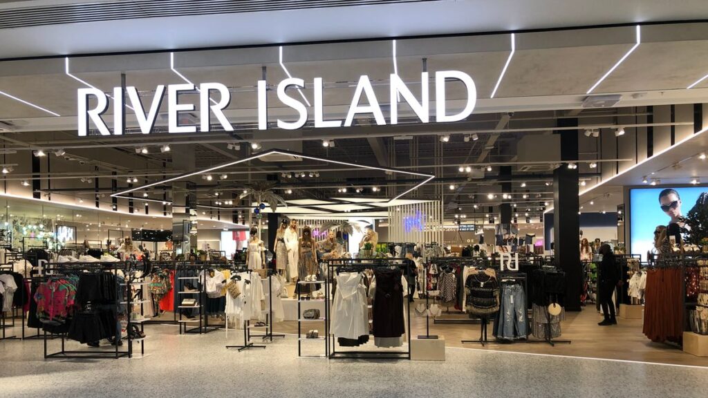 River Island Brand Fashion Stylish Buat Lo yang Mau Tampil Kekinian Tanpa Bikin Kantong Menjerit 1 river island